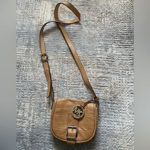 Michael kors crossbody bag tan